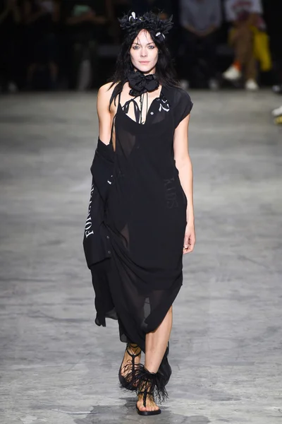 Look 37